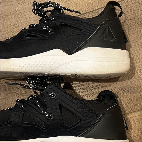 Reebok Black and White Women’s Sneakers Size 9.5 Athletic Comfy - Picture 8 of 13